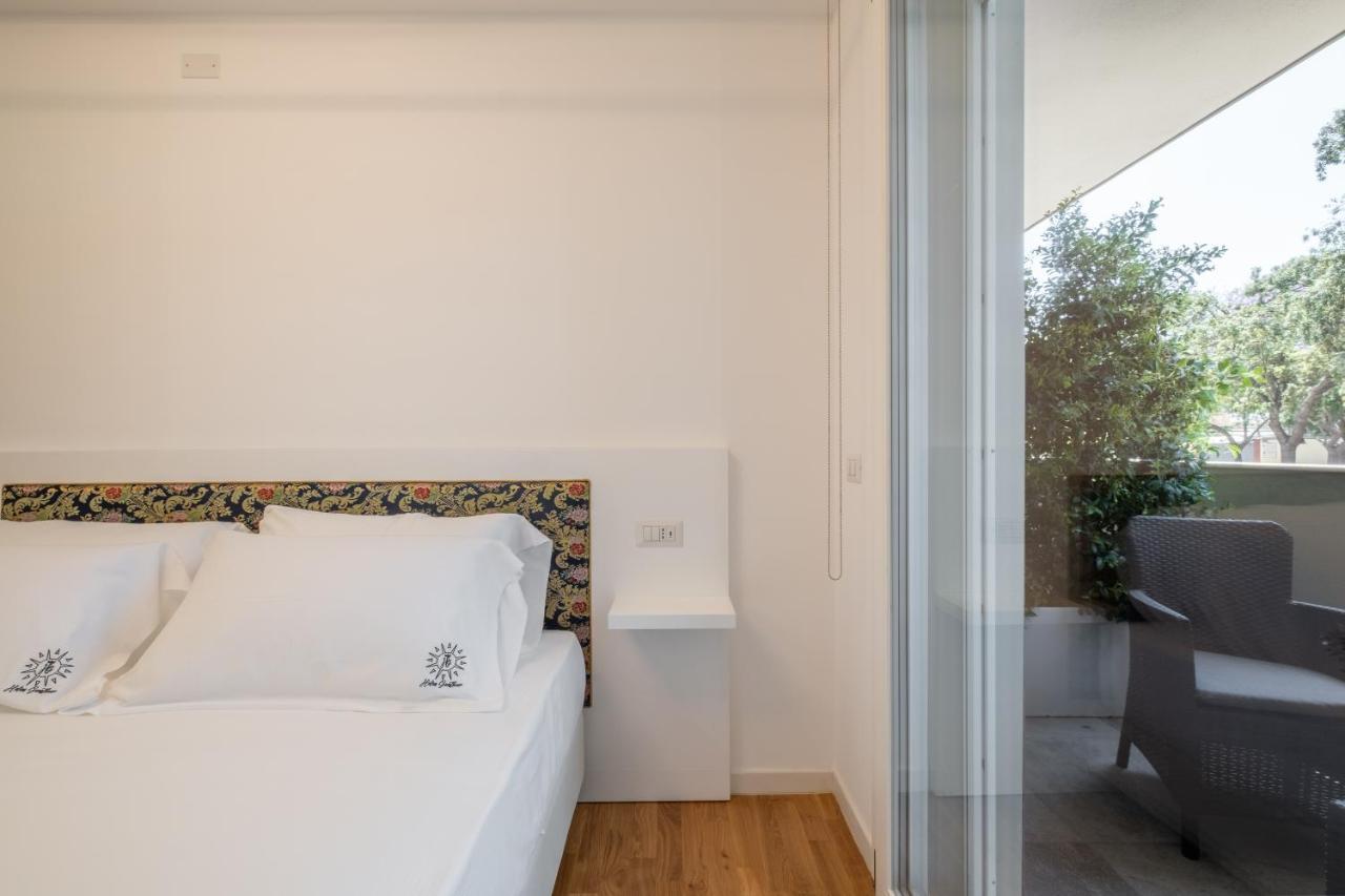 Helios Guest House Cagliari Bagian luar foto