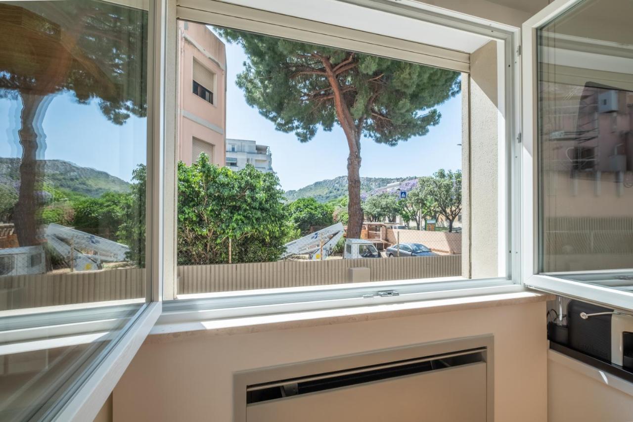 Helios Guest House Cagliari Bagian luar foto