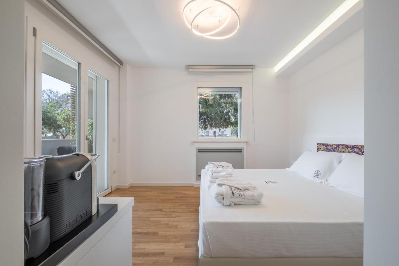 Helios Guest House Cagliari Bagian luar foto