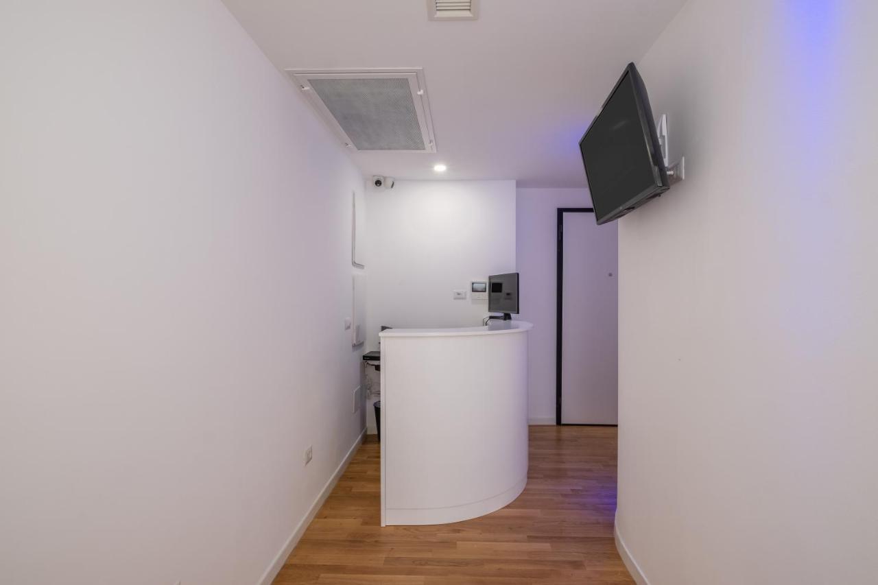 Helios Guest House Cagliari Bagian luar foto