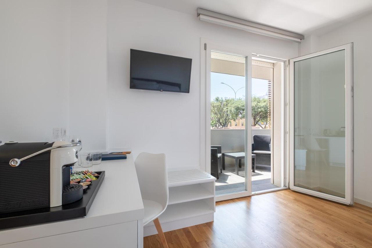 Helios Guest House Cagliari Bagian luar foto