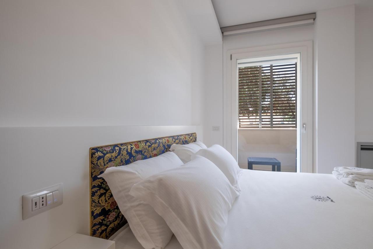Helios Guest House Cagliari Bagian luar foto