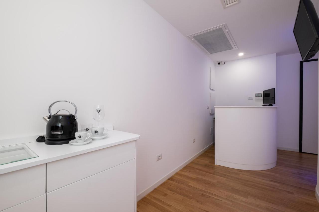 Helios Guest House Cagliari Bagian luar foto